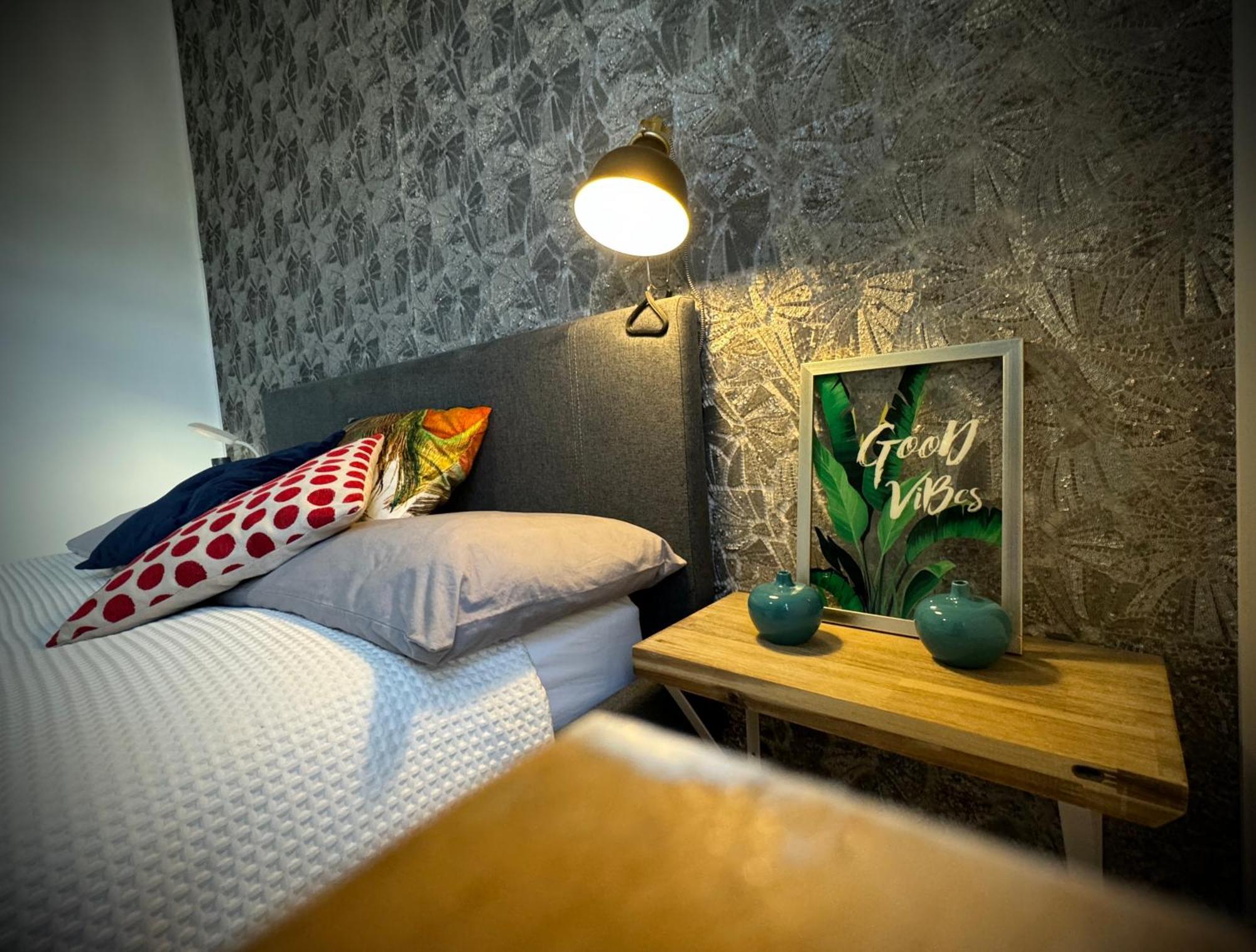 Private Room In A Stylish Flat London Exterior foto